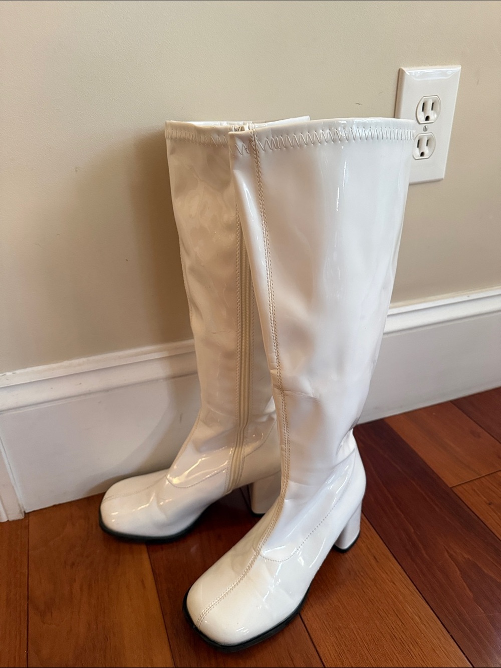 Funtasma Size 6 White Vegan Patent Knee-High Block Heel Gogo Boots